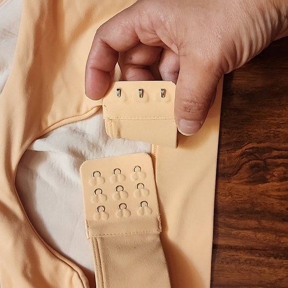 POPFLEX Peach Sports Bra - Picture 3 of 5